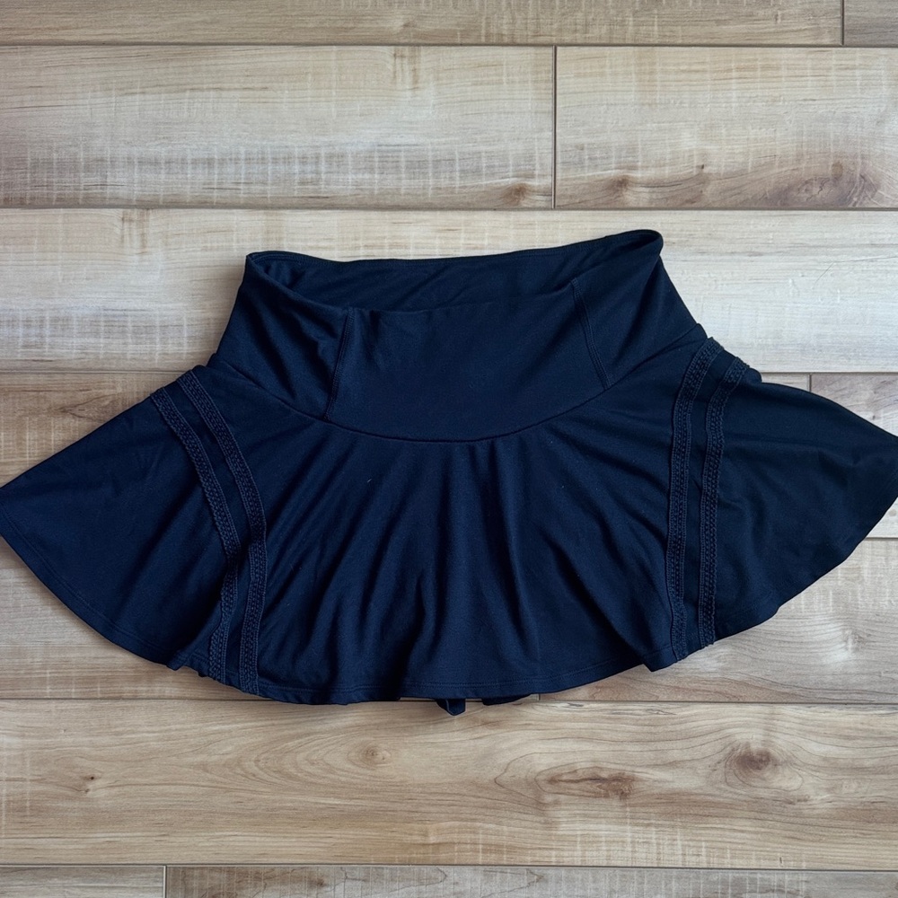 Free People Movement skirt with built in shorts size M